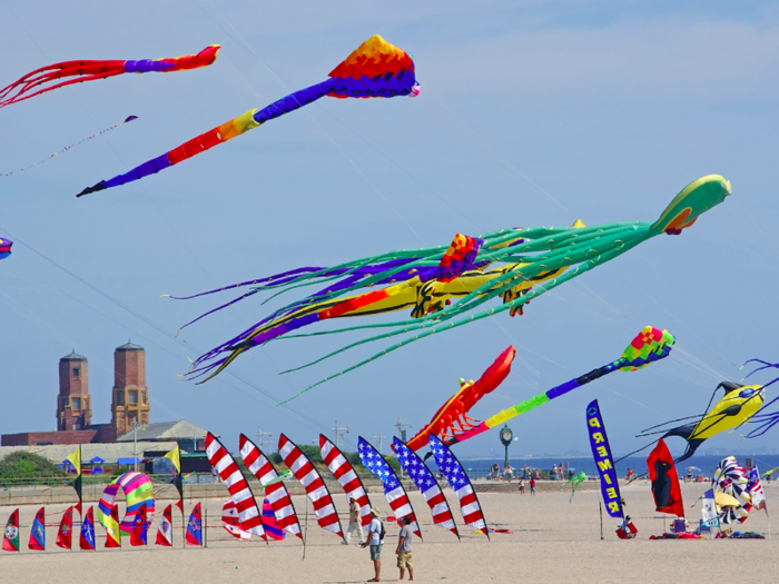 Combine swimming and shopping at the Riis Park Beach Bazaar. Easy access from public transportation makes this a perfect place to cool off and catch some waves while enjoying all that the vendors have to offer.