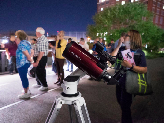 Stargaze on the High Line with the Amateur Astronomers Association. Think you can