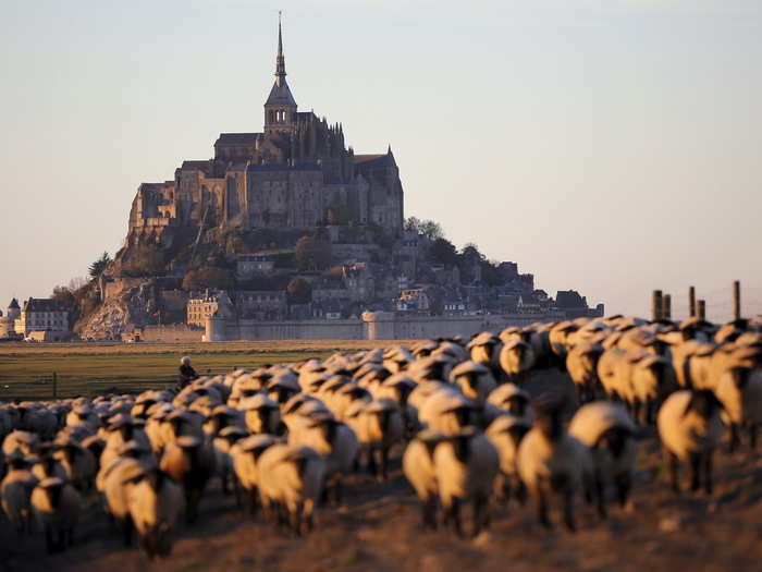 4) Mont-Saint-Michel