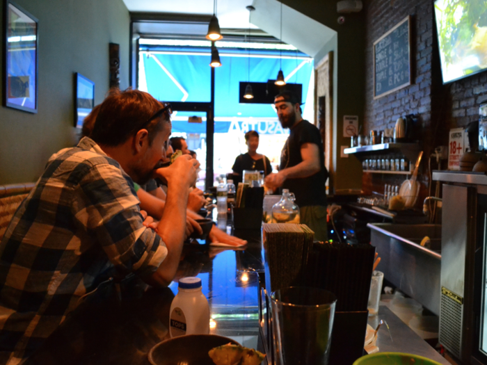 As the evening progressed, the bar filled up with kava drinkers of all kinds.