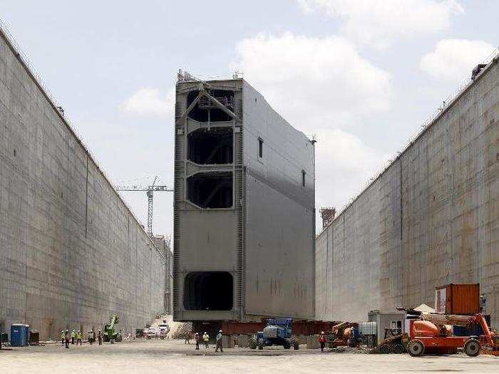 The renovated steel rolling gate, part of the last set of locks on the Pacific side.