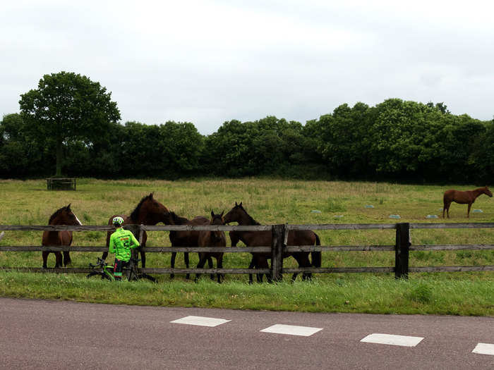 During one of the few stops, American Alex Howes took some time to meet the locals.