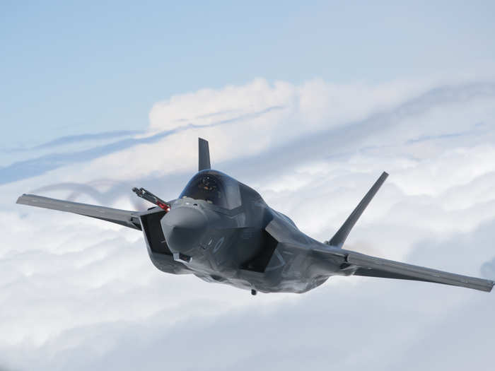 The F-35B flies through the sky peacefully.