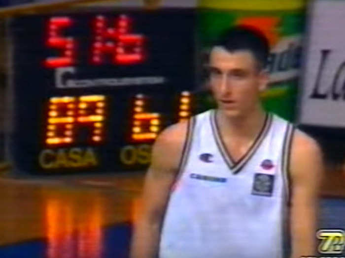 In 1999, Ginobli was playing for V.R. Calabria in Italy as a 21-year-old.