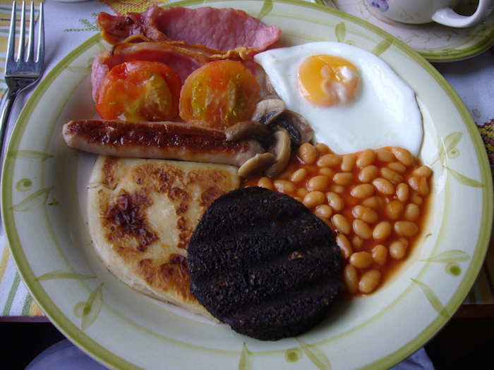 Dig into a traditional Scottish breakfast at the The Green Welly Stop in Tyndrum, Stirling. Once the local post office, it now welcomes passerby as a restaurant and shop.