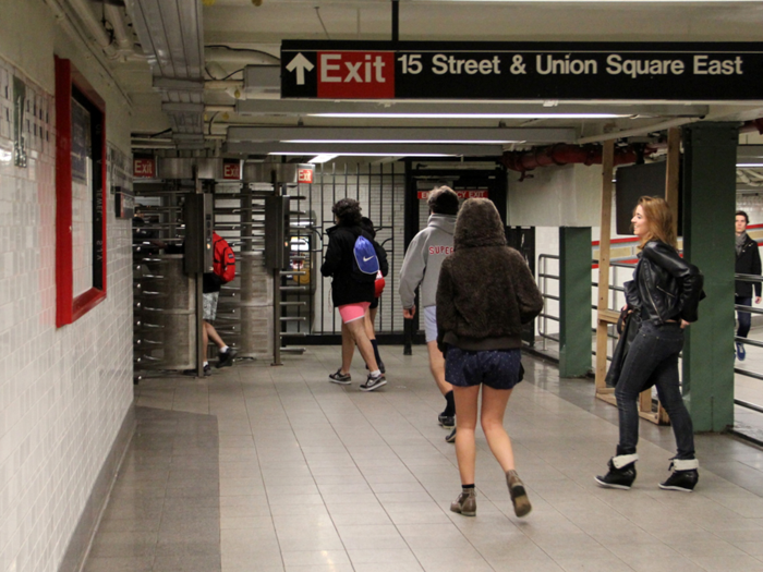 Exit the train quickly and then head to street level.