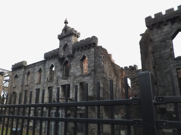 SMALLPOX HOSPITAL RUINS: This abandoned hospital sits on Roosevelt Island between Manhattan and Queens. They are the only ruins in New York City that have been given landmark designation.