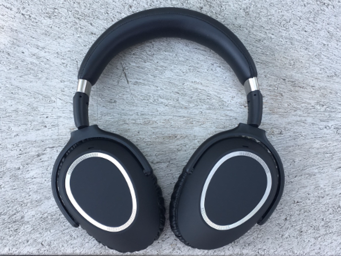 The Sennheiser PXC 550 Wireless aren