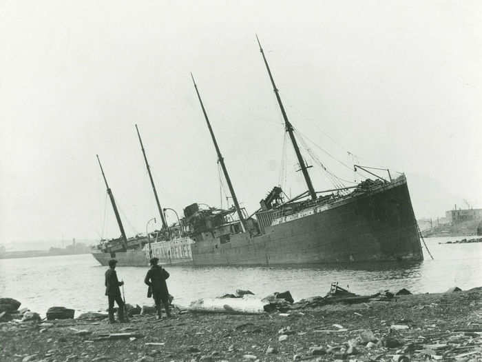 The force of the explosion lifted the Imo and threw it onto the shore. The Mont Blanc was ripped apart and completely destroyed. Almost no part of the ship survived the explosion.