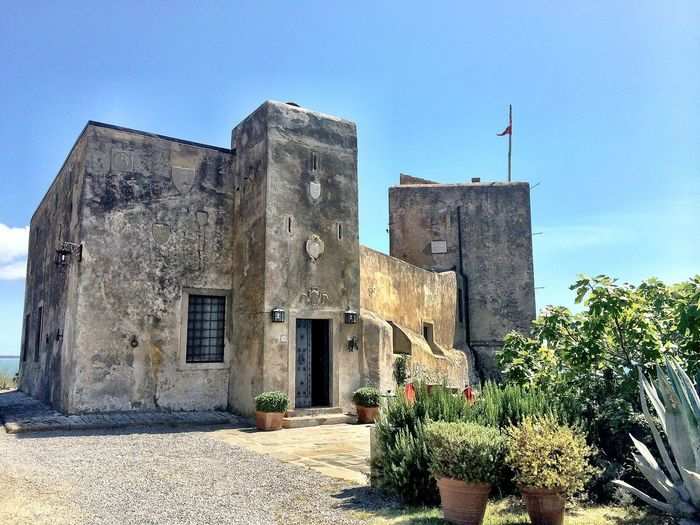 This commanding villa in Tuscany