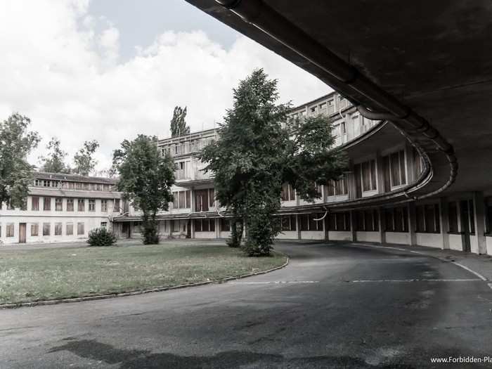 The House of Nations, a main dining hall, was the centerpiece of Berlin