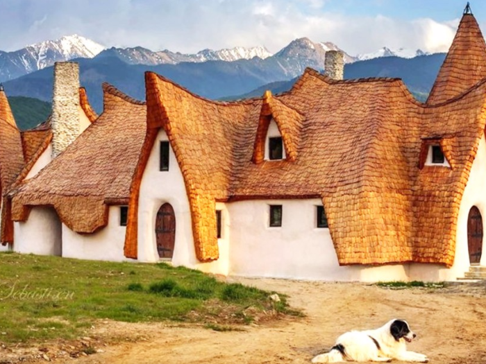 Razvan and Gabriela Vasile, the owners of the hotel, named the finished estate "Castelul de Lut Valea Zanelor," which translates to "Clay Castle of the Valley of the Fairies."