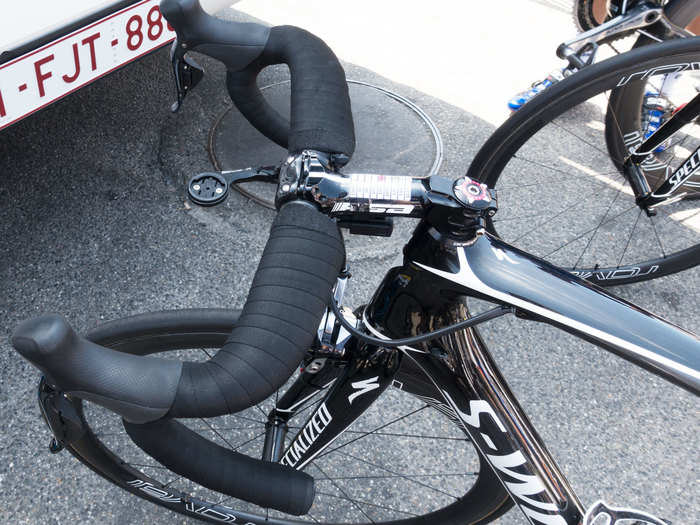 Flat-top aero bars are now more widely used in the pro peloton.