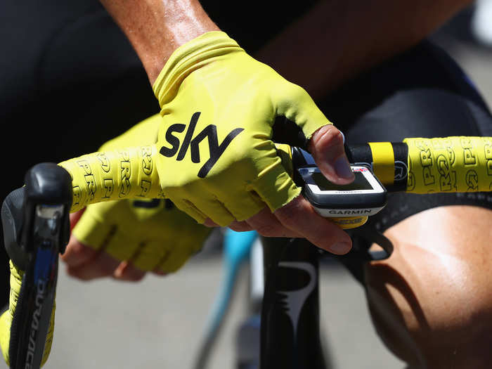 Yellow aero gloves and tape, all to complement Froome