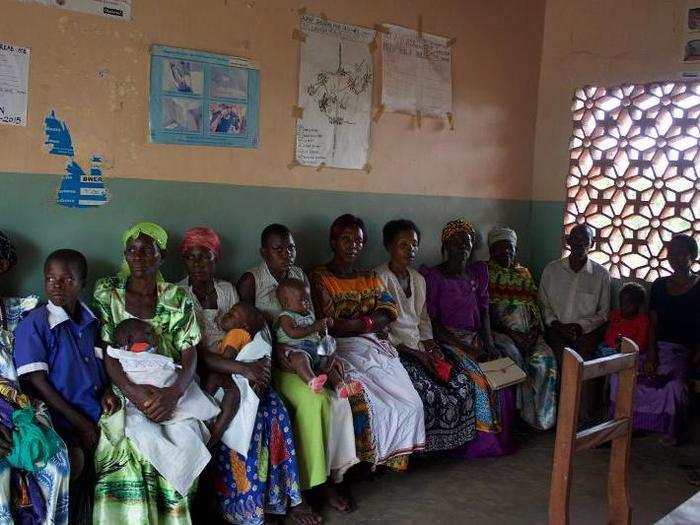 Prenatal appointments are particularly important at Lugasa, so that the midwives can determine if there will be any complications. For deliveries deemed dangerous, the midwives send the women to the referral hospital in their district, so that they can be assisted by doctors. As a result, the health center hasn