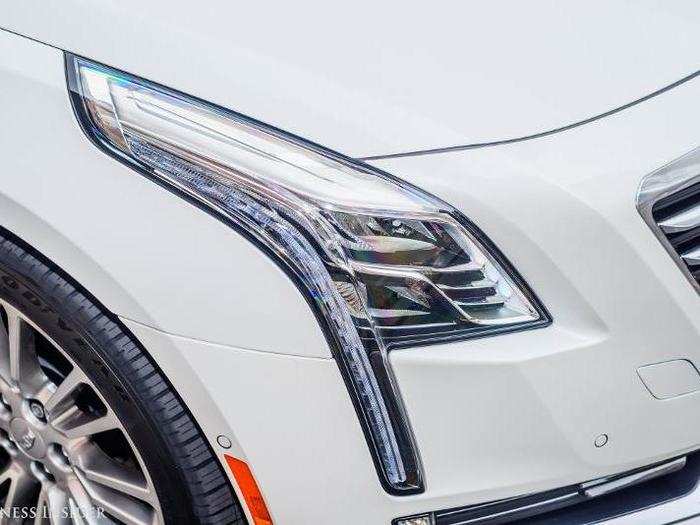 These headlamps, which are narrow and sharp with an elegant LED strip extending to the bottom of the front bumper, are among the CT6