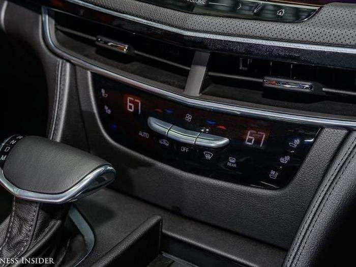 Dual-zone climate controls are simple to use.