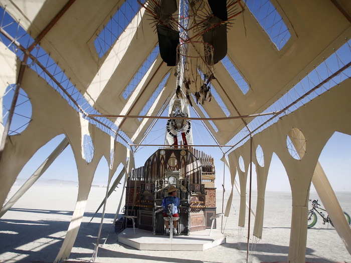 The Prairie Wind Chapel by Robert Hoehn and Wind Tribe (2015)