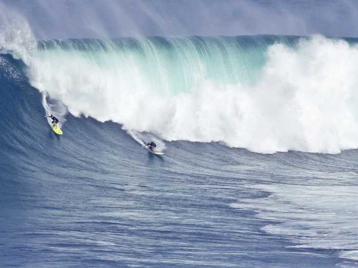 Surf Jaws (Pe’ahi in Hawaiian) in Maui, a spot that has consistently been ranked among the best for die-hard surfers. Waves can reach 120 feet.