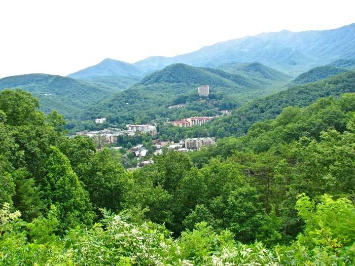 3. Gatlinburg Scenic Overlook (Gatlinburg, TN)