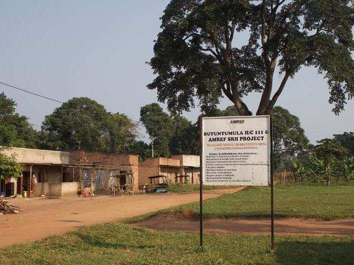 Butuntumula HCIII in Luweero is an outpost facility, which means it can provide basic health care and is run by nurses and midwives. These types of clinics are common in rural areas.