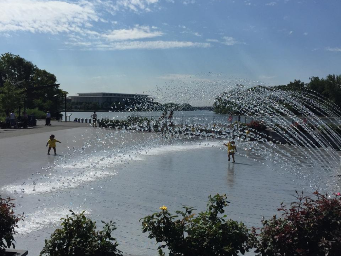 WASHINGTON DC: Georgetown Waterfront Park