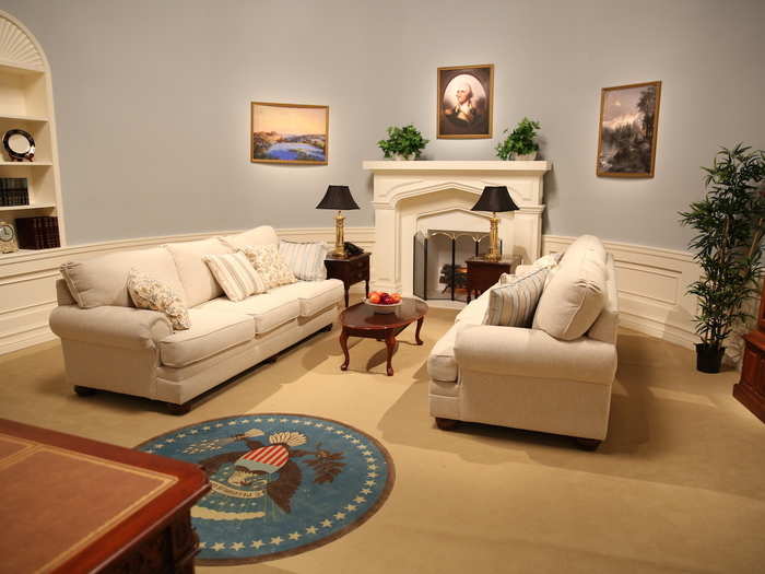 Hillary Gurtler, the set designer, took inspiration from a variety of Oval Offices throughout history, dating back as far as the Reagan era. She also combined snippets of Bush