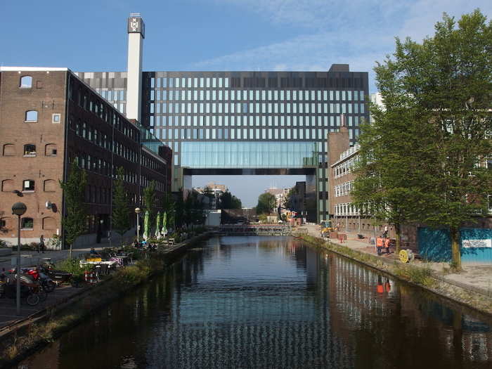 =10. (34) University of Amsterdam: 82.2 —Amsterdam has jumped from 46th globally in 2015 to 34th this year, overtaking Heidelberg and tying with the Erasmus University Rotterdam.