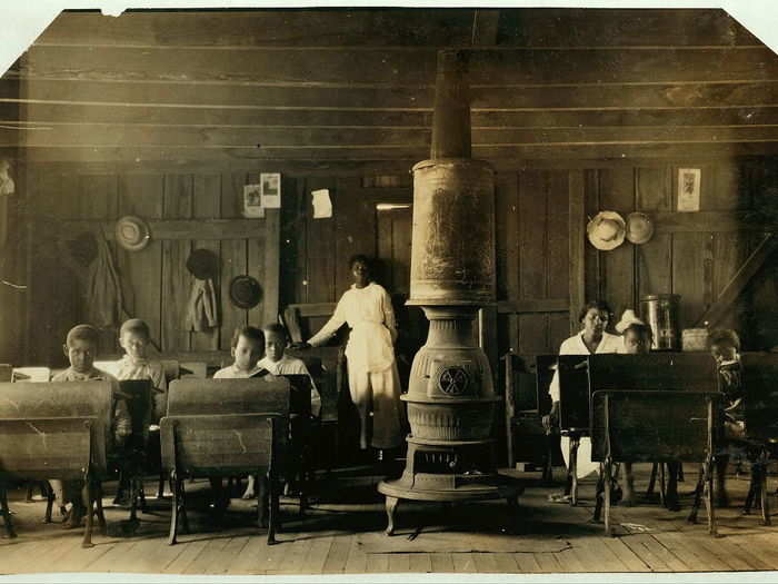 A "colored school" at Anthoston. Census 27, enrollment 12, attendance 7. Teacher expects 19 to be enrolled after work is over. "Tobacco keeps them out and they are short of hands." Location: Henderson County, Kentucky, September 1913.