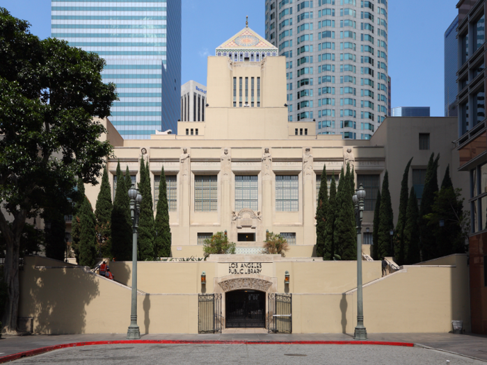 2. The Los Angeles Central Library is the third-largest library in the US, featuring a mix of Mediterranean and Egyptian influences.