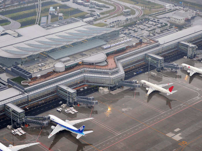 No. 5. Tokyo International Airport (HND): 75,573,106 passengers in 2015
