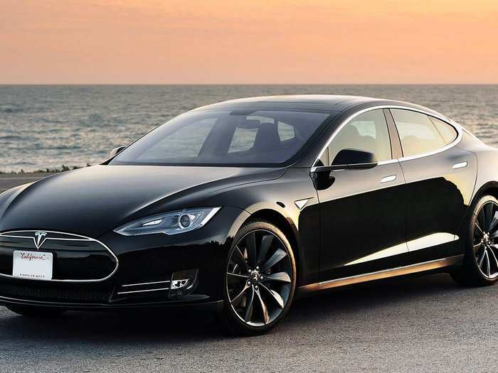 In late 2014, Tesla released two dual motor all-wheel drive configurations for the Model S, the world