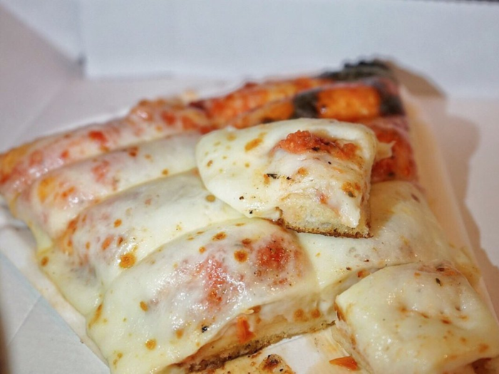 Cheese pizza, Spontini