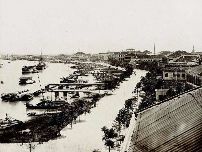 Located along the Huangpu River in central Shangai, The Bund neighborhood became a global financial center in the late 1800s, featuring trading houses from the US, Russia, the UK, and Europe.