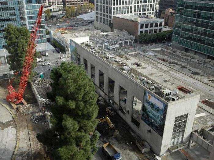 The new terminal, developed by the Transbay Joint Powers Authority, includes a 60-foot hole for the train tunnel and an underground buttress between the Millennium Tower and the transit site.