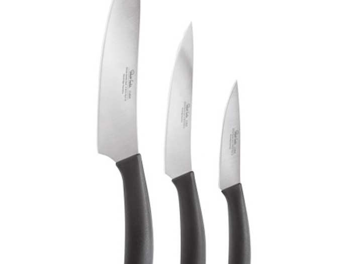 A set of sharp knives.