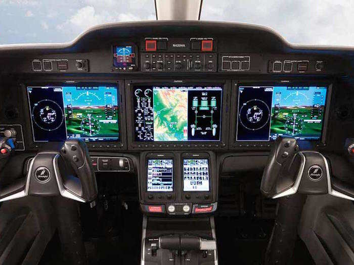 It comes with dual touchscreen controllers and three 14-inch displays that offer navigation, flight planning, and control. The cockpit allows for one or two pilots.