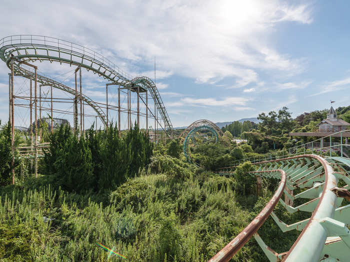 The theme park closed down in 2006. Though Atlas Obscura reports that it was bought in 2015 with plans to demolish the site, it remains eerily untouched. Though it