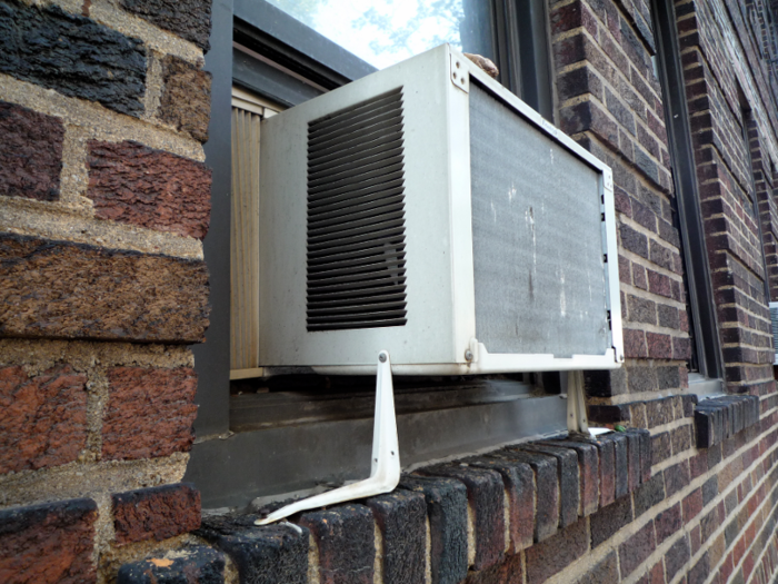 Air conditioning unit — 10-15 years