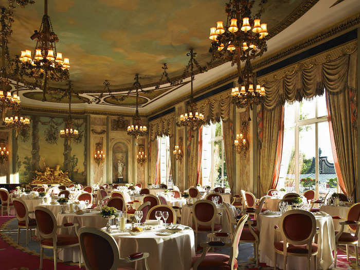 Ritz Restaurant, London, England - A piece of London culture throughout history, the cooking at The Ritz is still impressive, which is clear by its first Michelin Star.