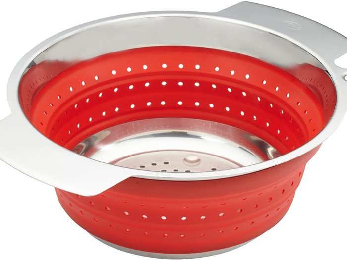 Rosie collapsible colander