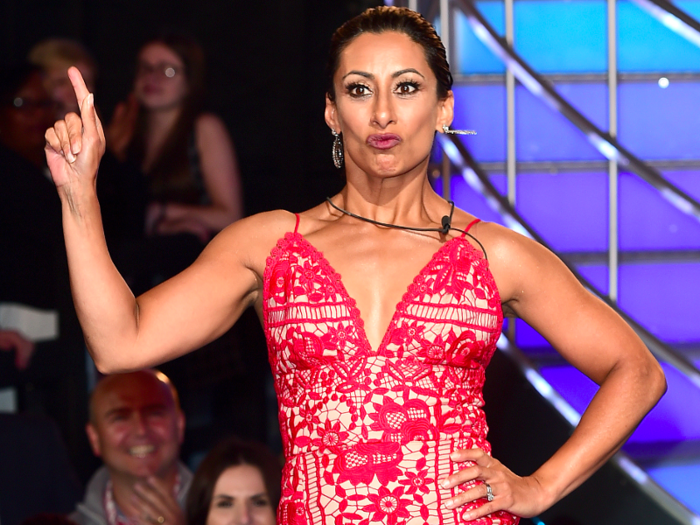 Saira Khan, Series 1