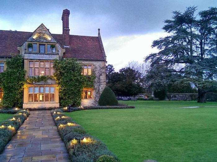 4. Belmond Le Manoir aux Quat