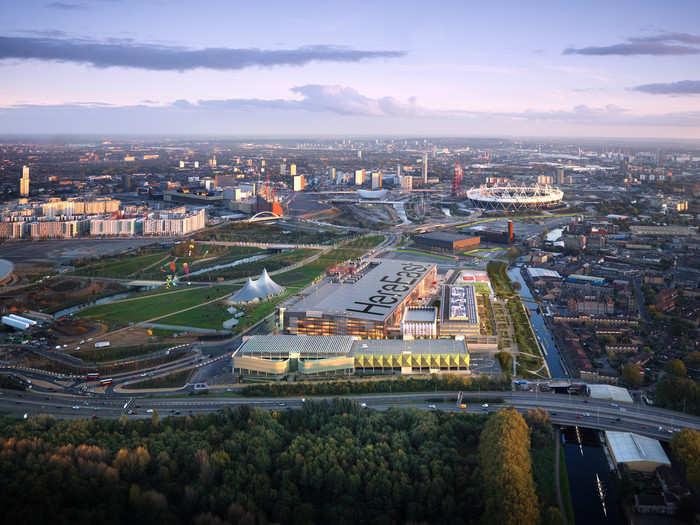 University College London is planning to is take possession of 3,000 square metres of 10 metres high studio space at Here East (in the former broadcast centre) in order to undertake research in areas including architecture, infrastructure, transport, robotics, healthcare, manufacturing, and environmental measurement.