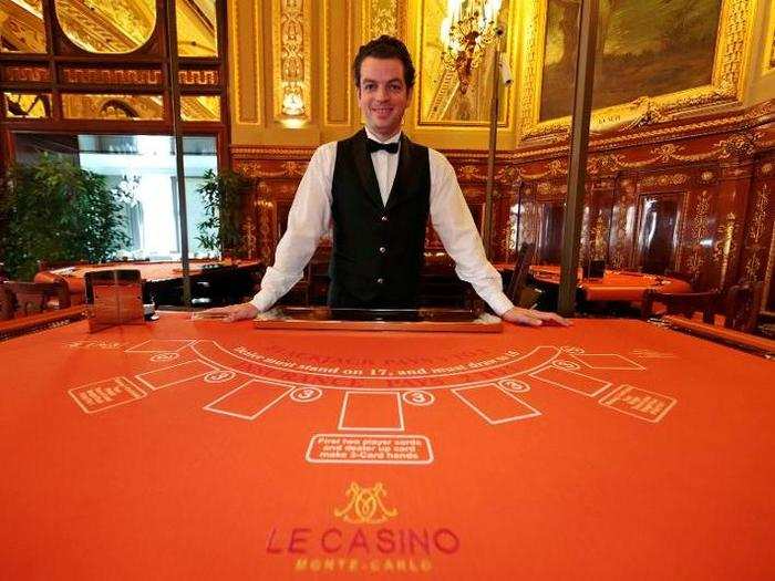 roulette table - Golden Riviera Casino