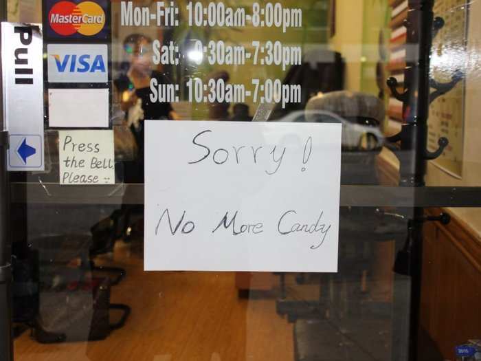 By 4:45 p.m., handwritten signs could be spotted on small businesses like this nail salon.