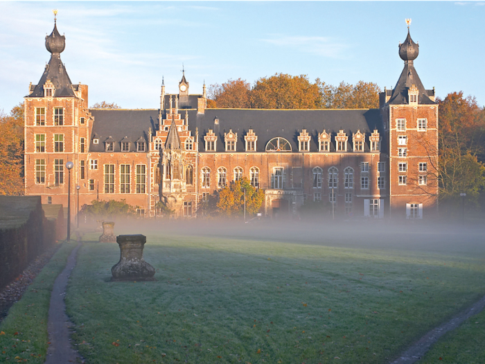 9. (33) Katholieke Universiteit Leuven: 73.6 — Aspirant lawyers in Belgium should try and get a degree from Leuven, by far the best place to study law in the country. Located about 15 miles from Brussels, KU scored very highly in QS