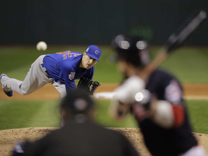 Kyle Hendricks delivers a pitch in the first inning.