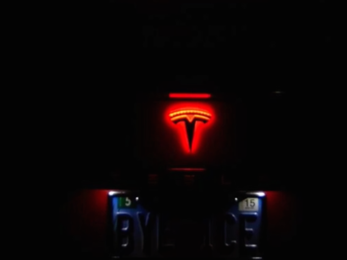 A glowing Tesla "T!"