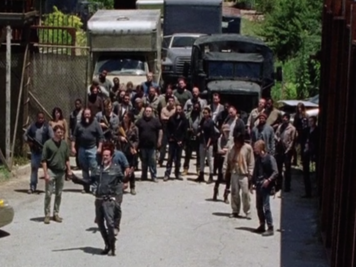 The zoom-out in the comic really gives you an idea of how many men (and women) Negan has at his disposal, ready to ransack the place. It